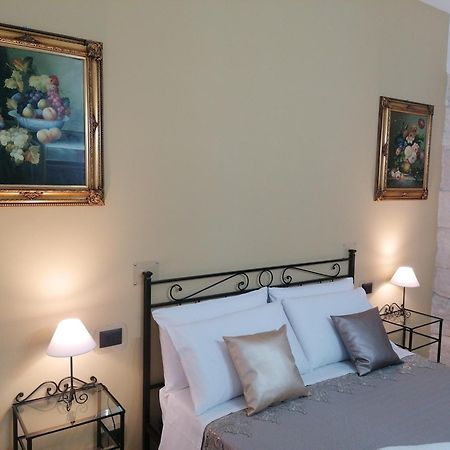 B&B 36 Passi Dal Mare 2.0 Trapani Szoba fotó