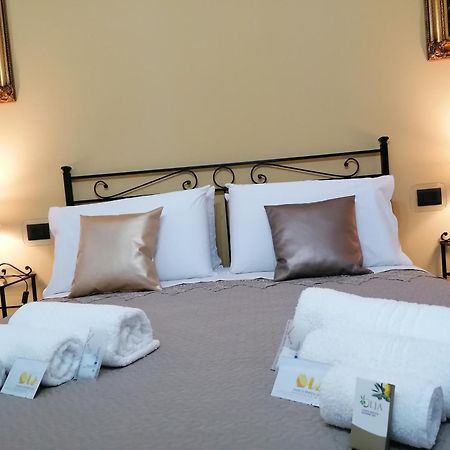 B&B 36 Passi Dal Mare 2.0 Trapani Szoba fotó