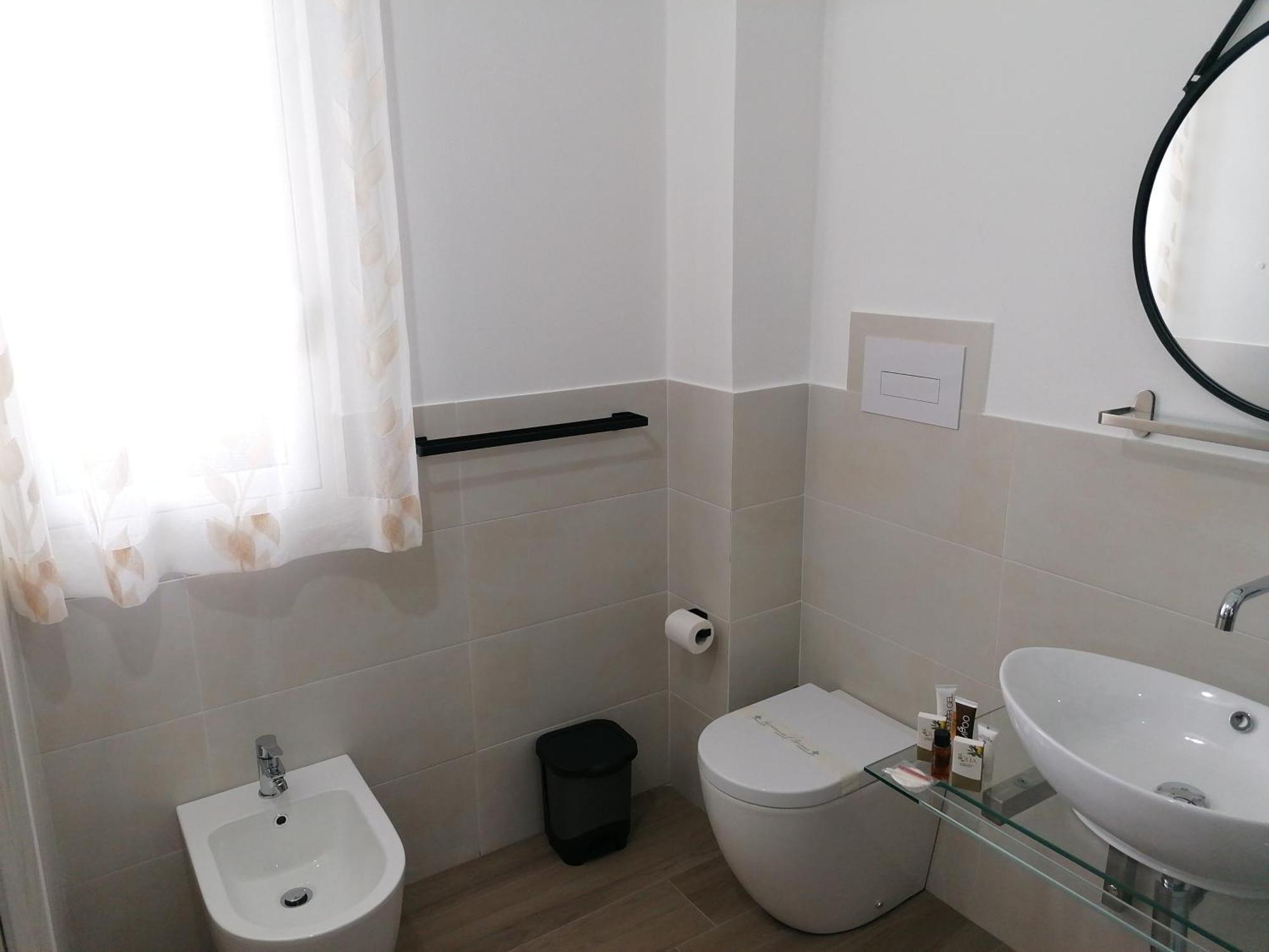 B&B 36 Passi Dal Mare 2.0 Trapani Szoba fotó