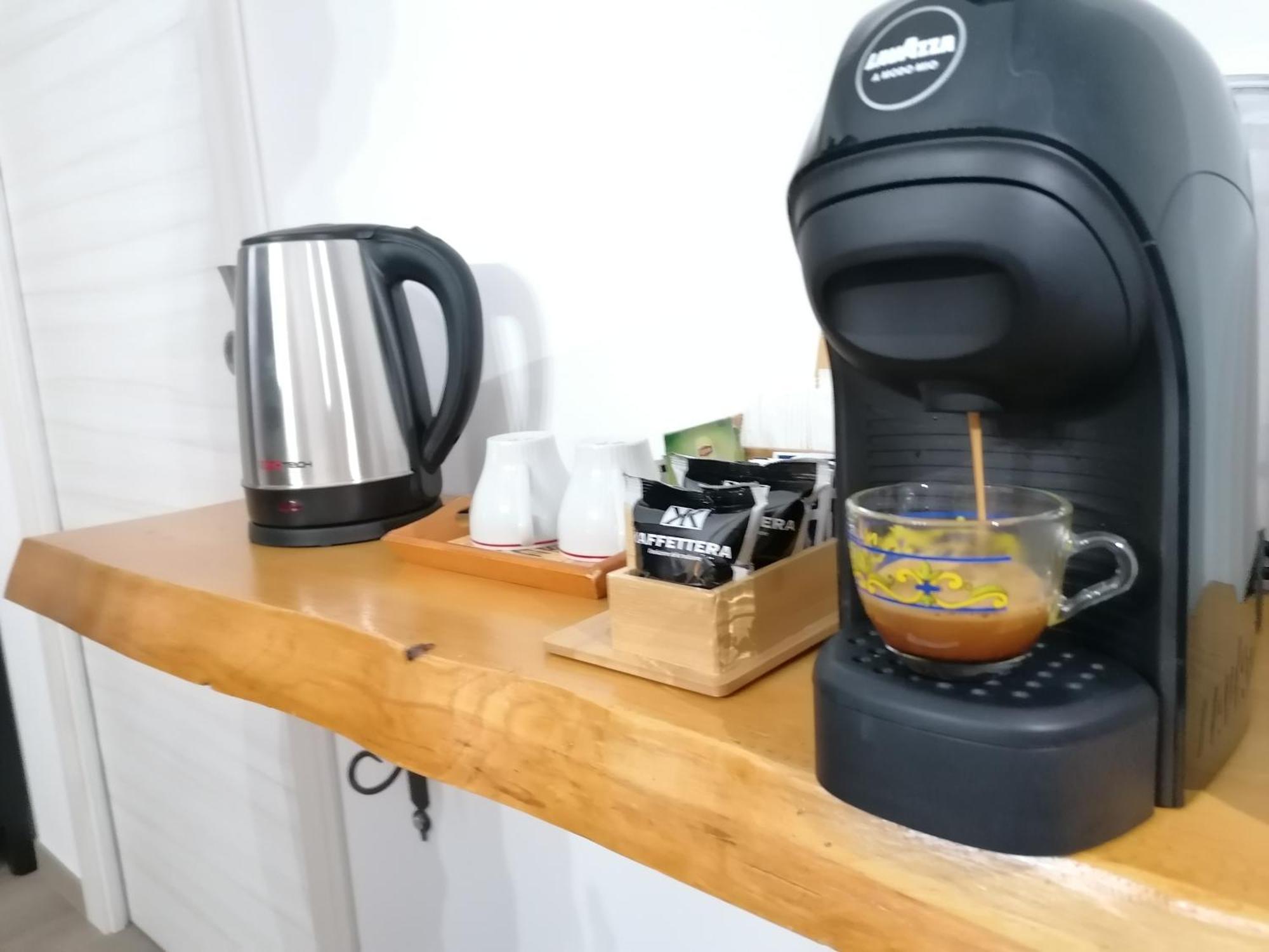 B&B 36 Passi Dal Mare 2.0 Trapani Szoba fotó