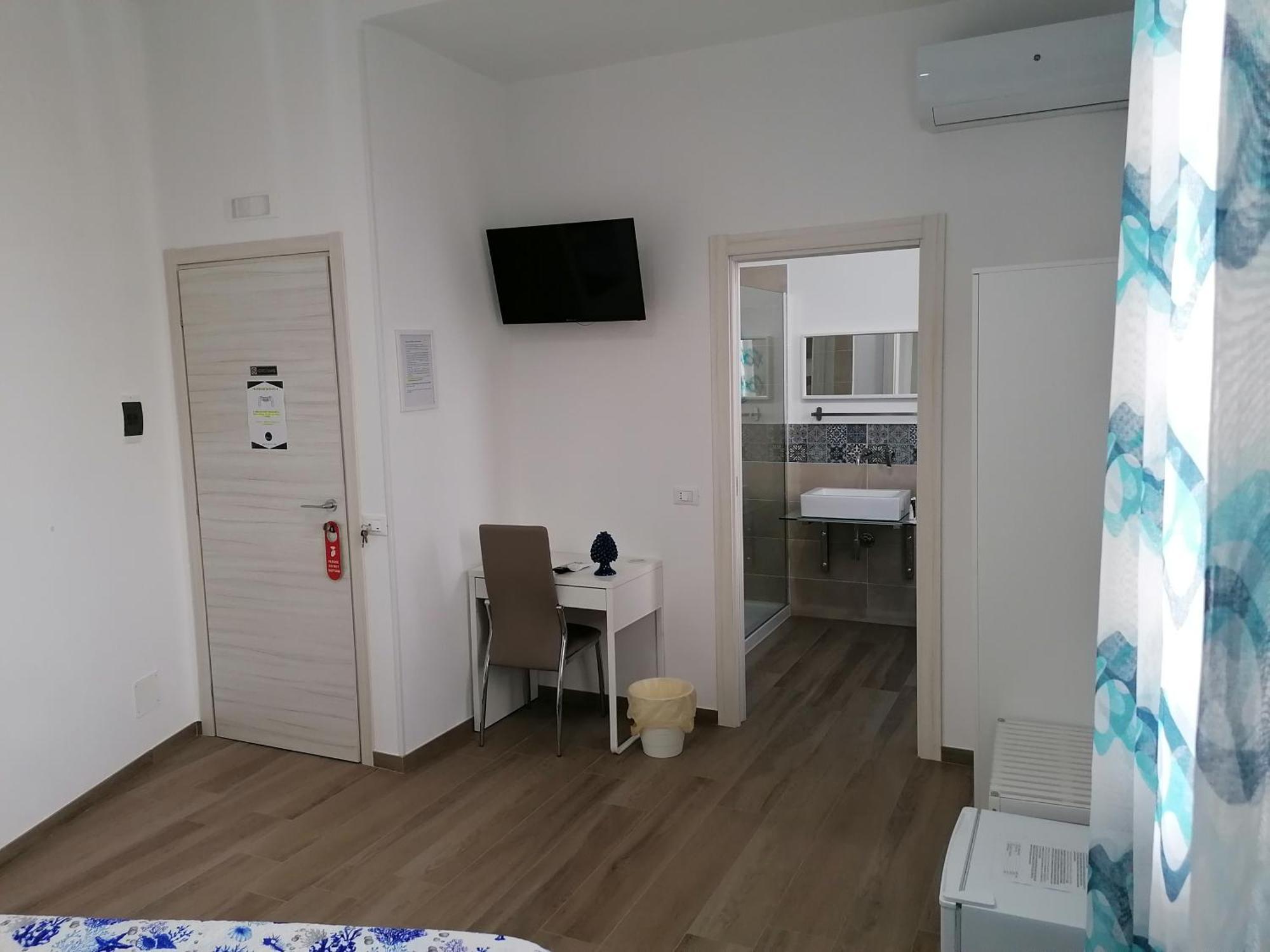 B&B 36 Passi Dal Mare 2.0 Trapani Szoba fotó